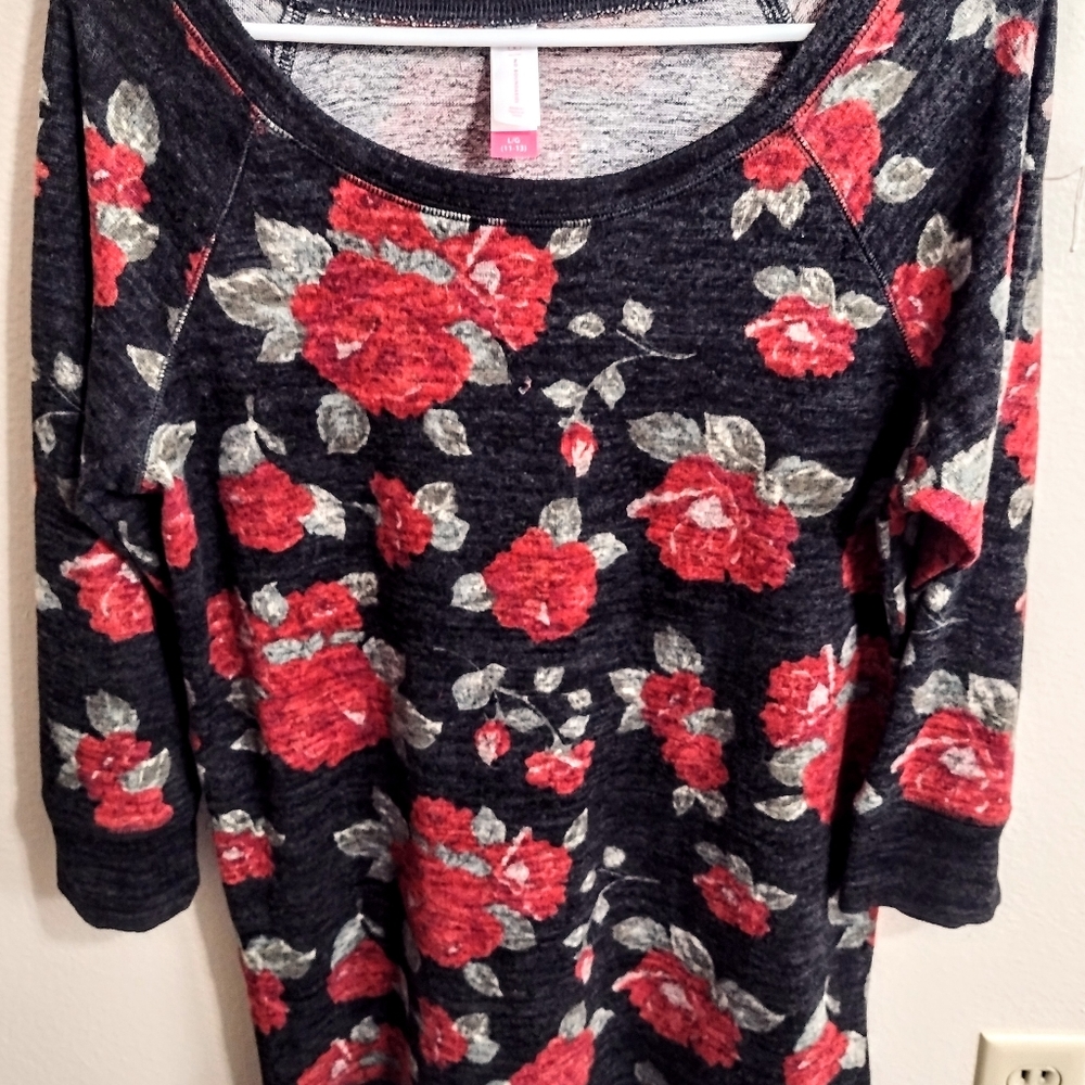 New, never worn, very soft knit top